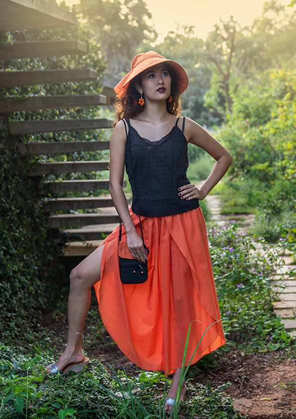 TULIP PANT OVERLAPPING