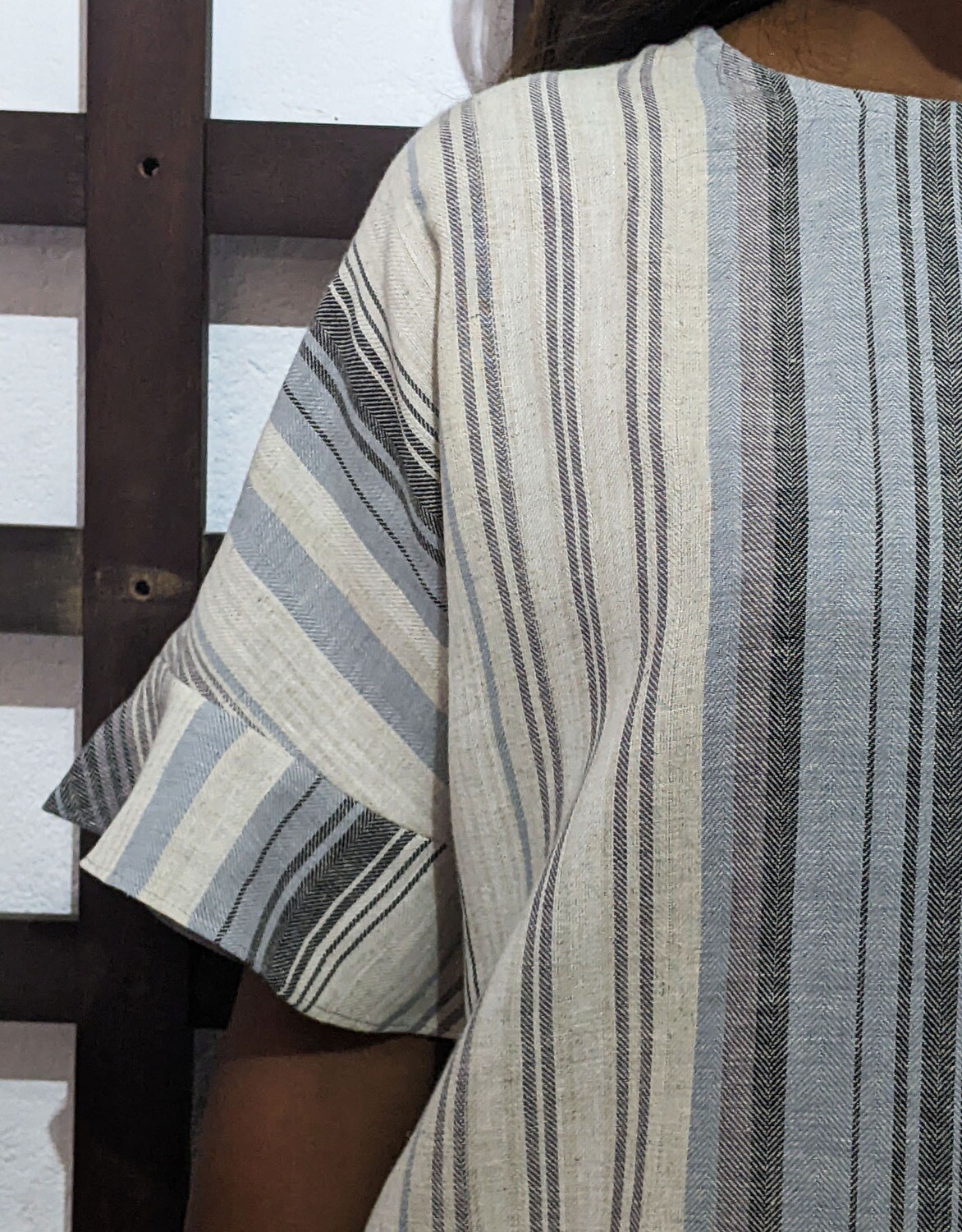 FRILL SLEEVE BLOUSE (LC)