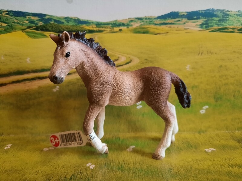 Schleich Horse Club, Fohlen mit Fahne  (107)