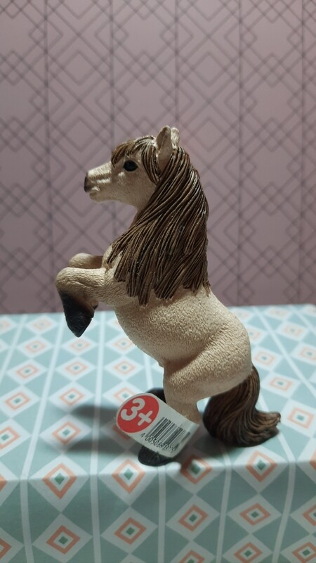 Schleich Horse Club, Pferd, Pony mit Fahne von 2014 (134)