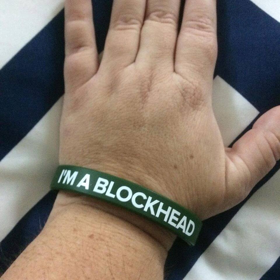 I&#39;M A BLOCKHEAD Wristbands Green Colour