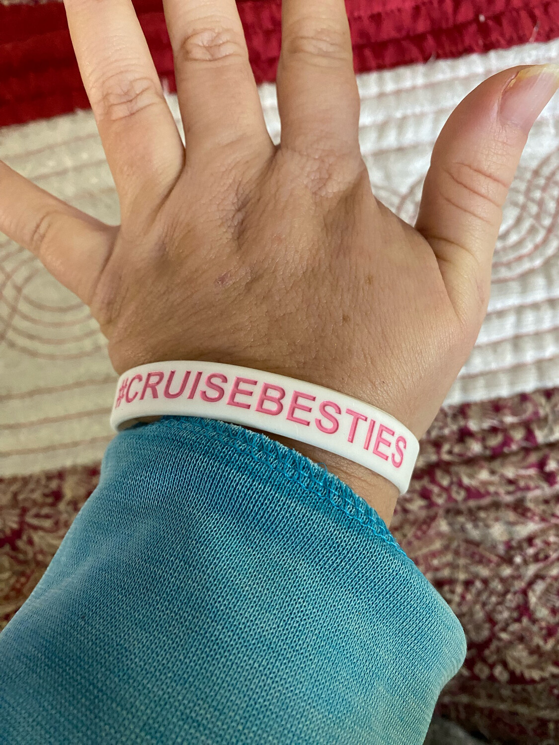 #CRUISEBESTIES Wristbands White Colour &amp; Pink Text