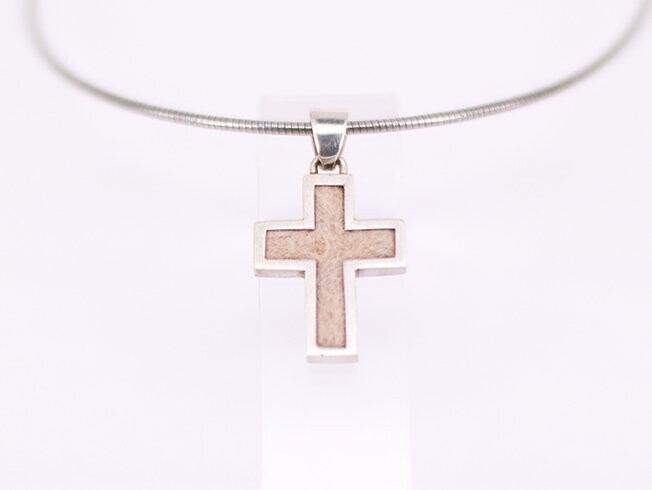 Kreuz mit Öse und Schlaufe gefilzt Kreuz mit Öse und Schlaufe gefilzt