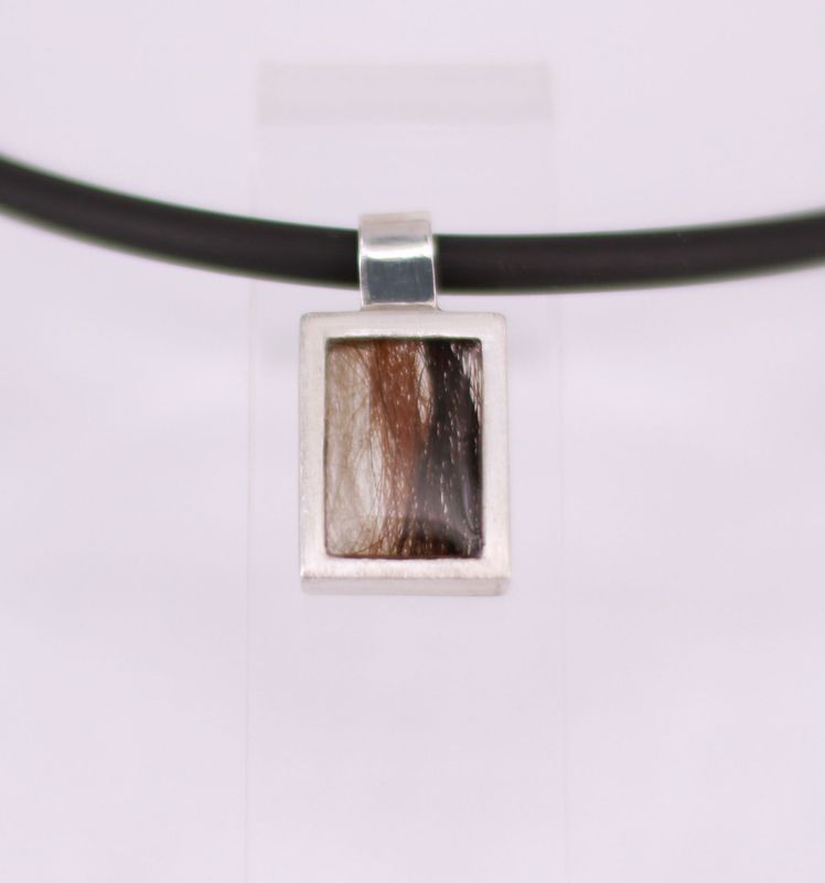 Square mit fester Schlaufe, Haare eingegossen Square mit fester Schlaufe, Haare eingegossen