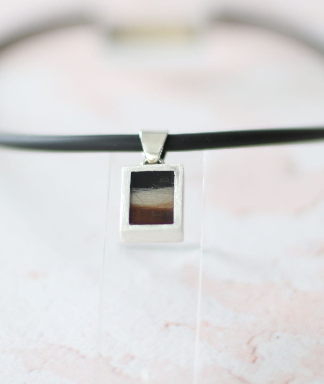 Square mit Öse und  Schlaufe, Haare eingegossen