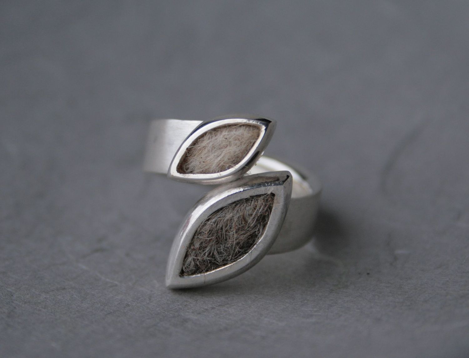 Doppelnavette als Ring mit offener Ringschiene