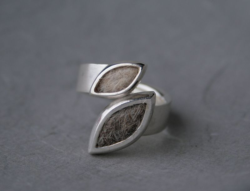 Doppelnavette als Ring mit offener Ringschiene Doppelnavette als Ring mit offener Ringschiene