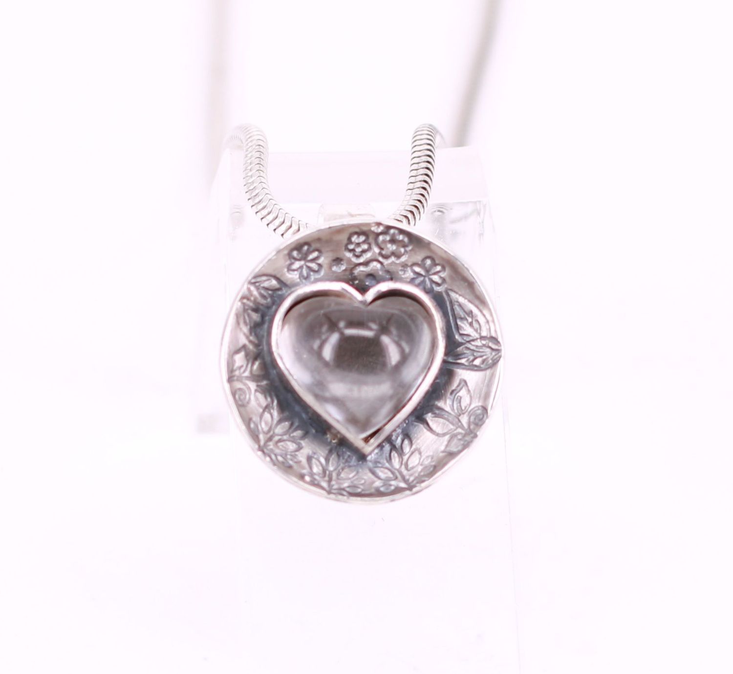 Herzanhänger Bergkristall mit Tierhaaren Silber 