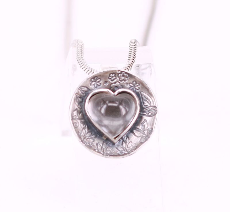 Herzanhänger Bergkristall mit Tierhaaren Silber 