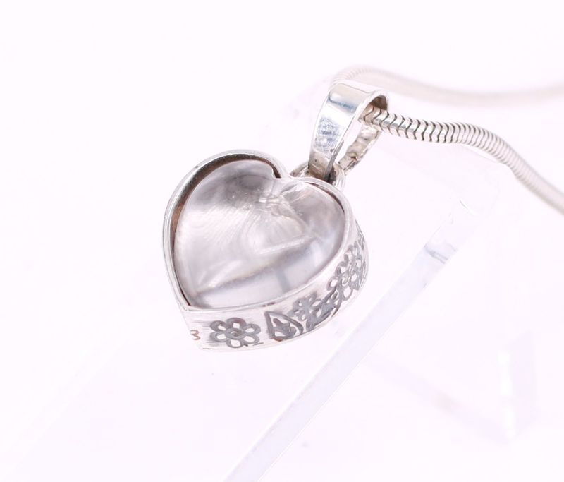 Bergkristallherz für Tierhaarschmuck mit Zarge mit Blattverzierung 