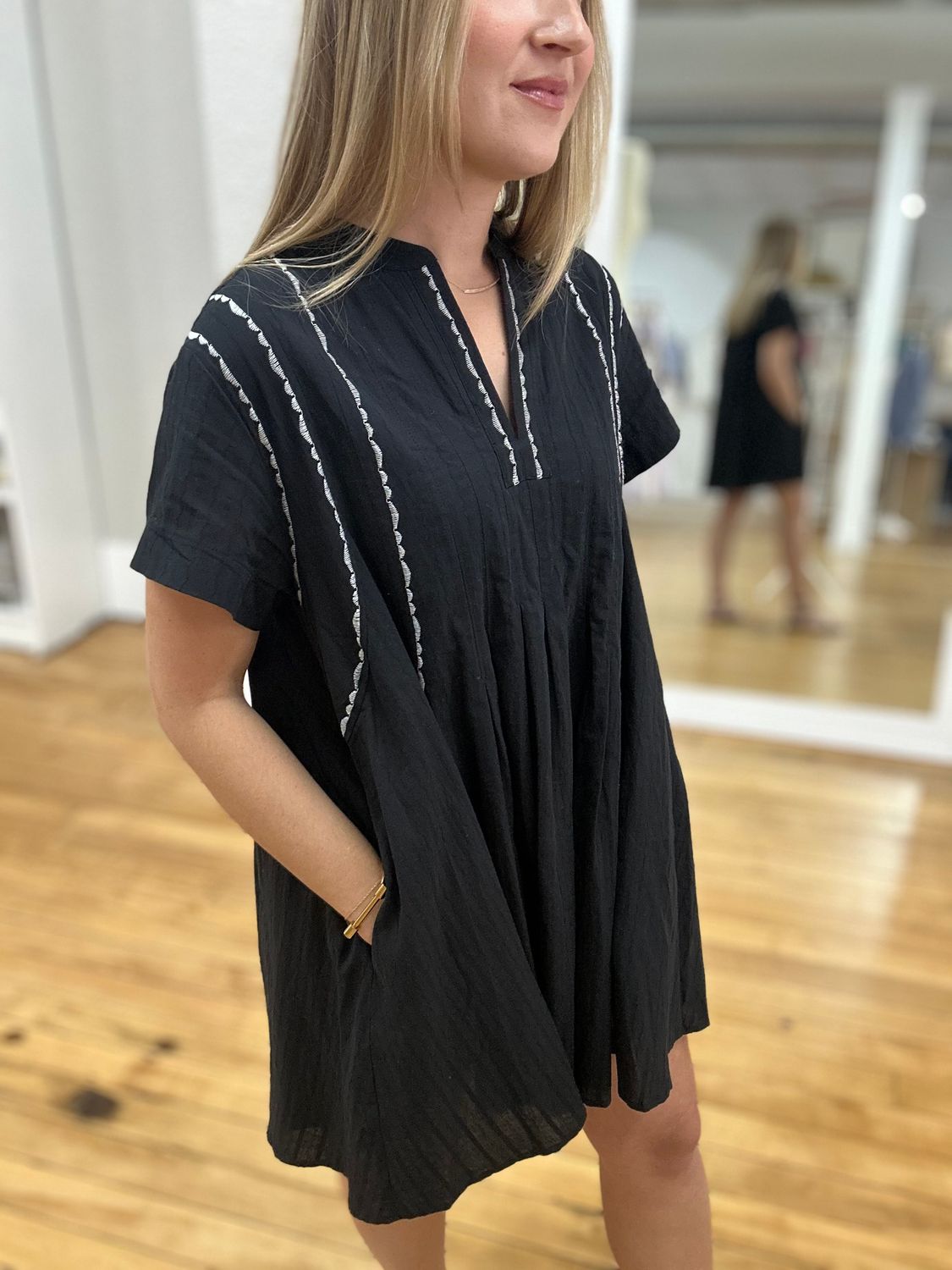 Short Sleeve Embroidered Mini Dress - Black