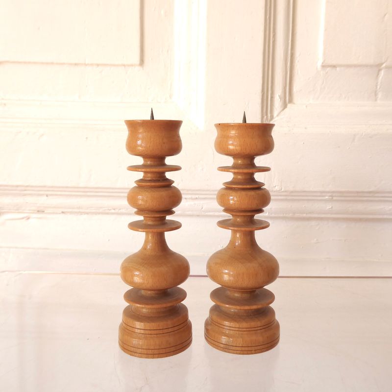 2 handgedrechselte Holz Leuchter Paar
