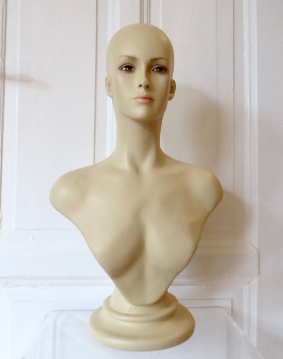 Schaufenster Büste Torso Skulptur