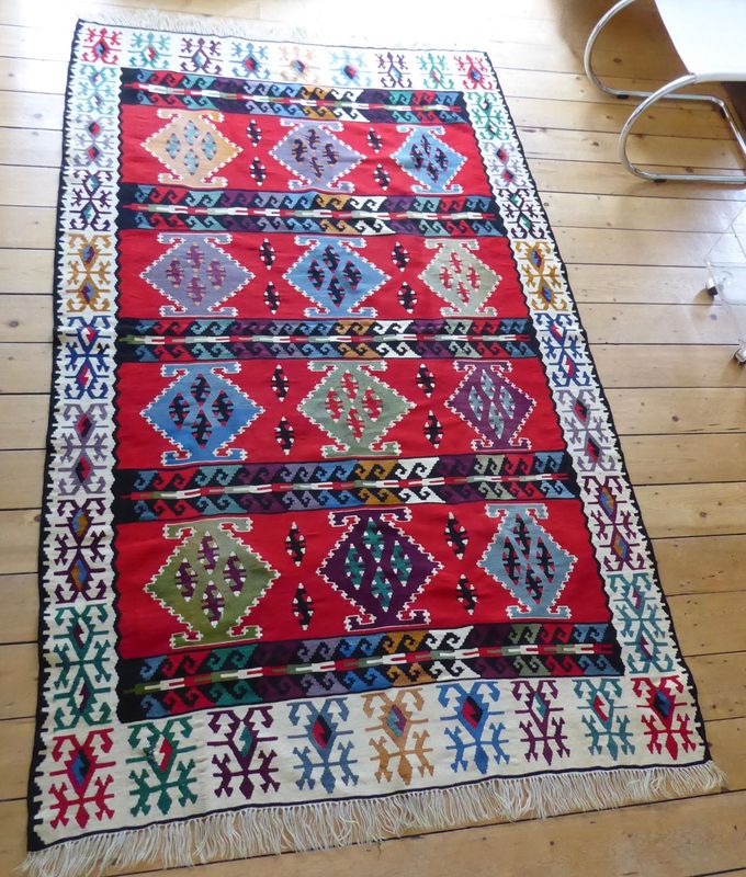 Kelim Teppich 272 x 159 cm