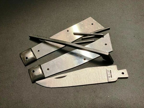 Messerbausatz ALPIN, Original Kit aus Thiers, Frankreich, geschmiedete Feder glatt, Klinge 12 C 27 matt