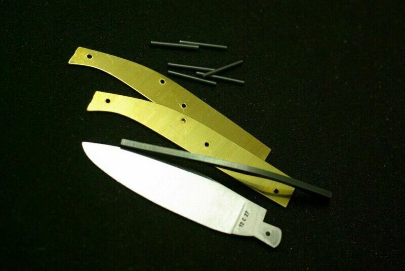 Messerbausatz Saint Amand, Original Kit aus Thiers, Frankreich, geschmiedete Feder, Klinge 12 C 27 matt