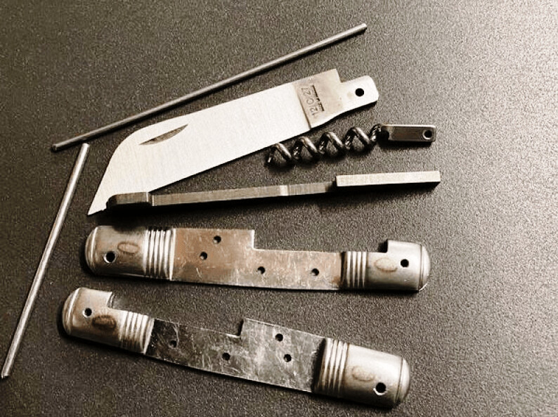 Messerbausatz Tonneau mit Korkenzieher, Original Kit aus Thiers, Frankreich, geschmiedete Feder, Klinge 12 C 27 matt