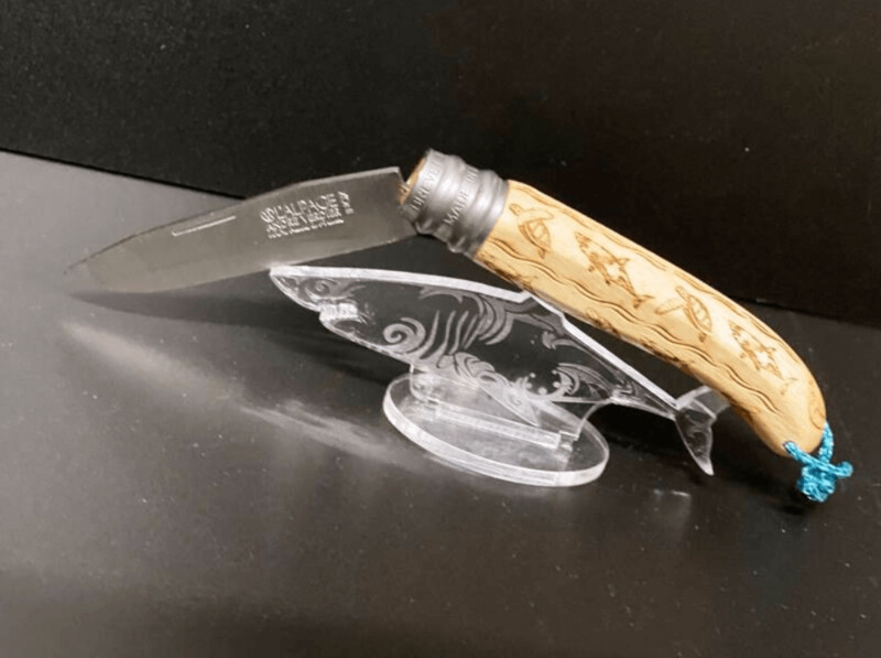 Präsentationsständer Plexiglas für Taschenmesser L`Alpage, Motiv Unter Wasser Präsentationsständer Plexiglas für Taschenmesser L`Alpage, Motiv Unter Wasser