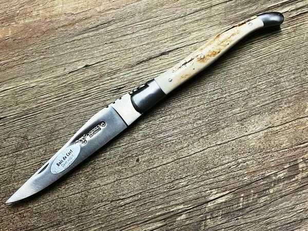 Laguiole en Aubrac 12 cm, geschmiedete Biene, Griff Hirschhorn aus der Auvergne Laguiole en Aubrac 12 cm, geschmiedete Biene, Griff Hirschhorn aus der Auvergne