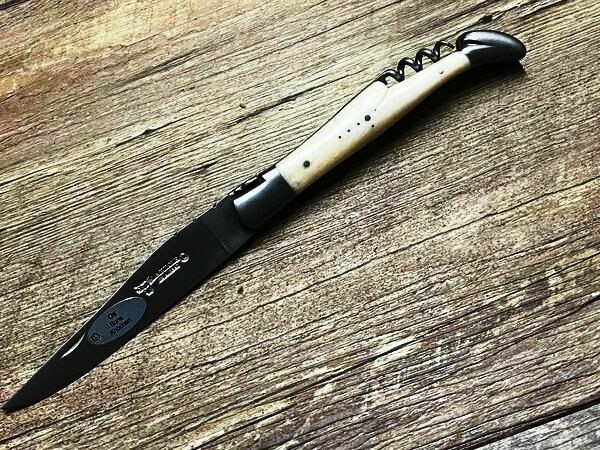 Laguiole en Aubrac 12 cm, geschmiedete Biene, Griff  Rinderbein weiß, Korkenzieher