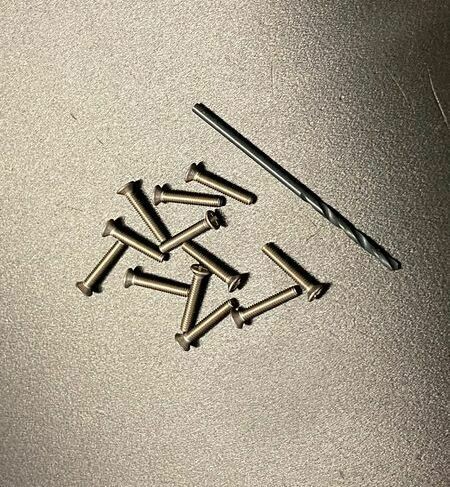 12 Stk. Edelstahl-Senkschrauben M2 x 12 mm und Bohrer 1,7 mm zum Befestigen der Griffbeschalung