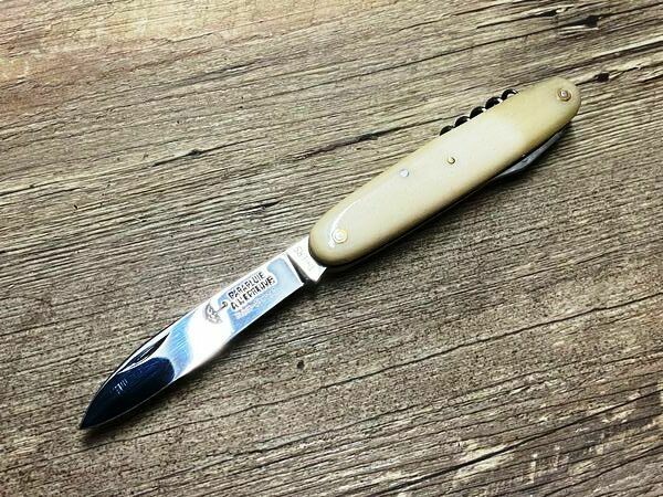 Navette, französisches Taschenmesser, Griff Rinderbein, Paraplui A L`Epreuve Navette, französisches Taschenmesser, Griff Rinderbein, Paraplui A L`Epreuve