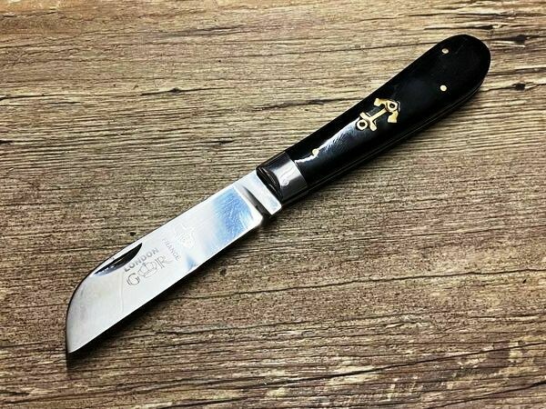 L`Amor oder das London, maritimes Taschenmesser, Klinge Karbonstahl, Griff Büffelhorn mit Messingeinlage, Schmiede Thiers Issard L`Amor oder das London, maritimes Taschenmesser, Klinge Karbonstahl, Griff Büffelhorn mit Messingeinlage, Schmiede Thiers Issard