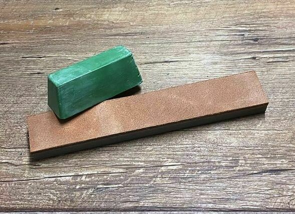 Wetzstein (Naturstein, Pyrenäen), feine Körnung mit Abziehleder, 20,0 x 3,5 x 1,6 cm, incl. Polierpaste Chromoxid