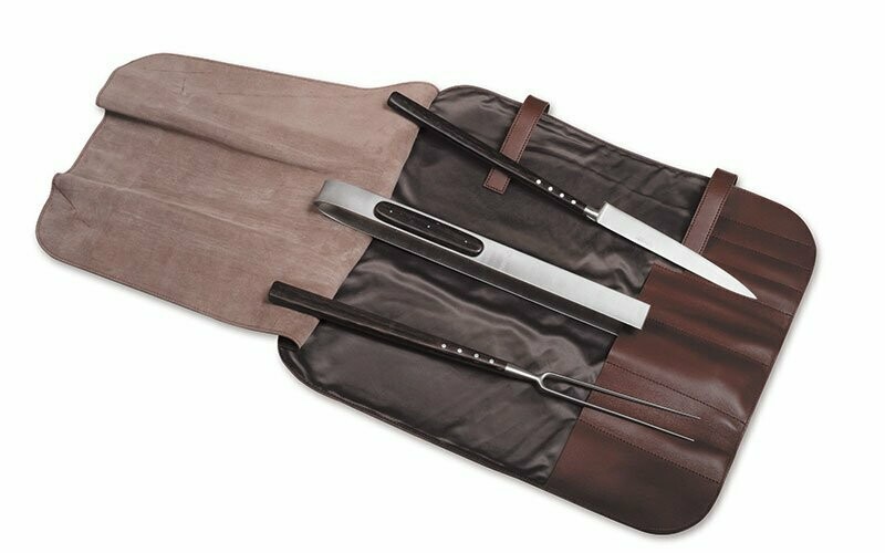 Laguiole en Aubrac, dreiteiliges Grillbesteck in einer Ledertasche Laguiole en Aubrac, dreiteiliges Grillbesteck in einer Ledertasche