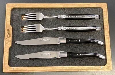 Steakmesser Tafelmesser Set, Laguiole en Aubrac, Griff Büffelhorn poliert (zwei Stück Steakmesser und zwei Stück Gabel)