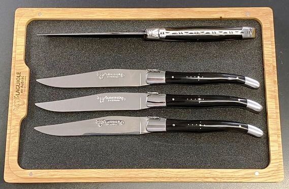 4 Stück Steakmesser Tafelmesser Laguiole en Aubrac, Griff Büffelhorn poliert 4 Stück Steakmesser Tafelmesser Laguiole en Aubrac, Griff Büffelhorn poliert