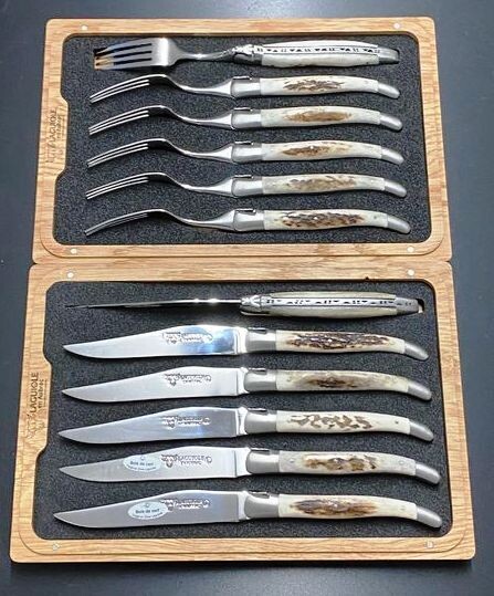 12teiliges Besteck-Set (6 Stk. Steakmesser und 6 Stk. Gabel),  Laguiole en Aubrac,  Premium-Set, Griff Hirschhorn aus der Auvergne