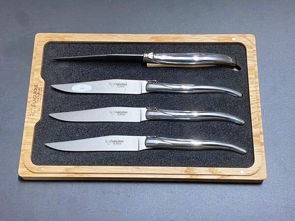 4 Stück Steakmesser Tafelmesser Laguiole en Aubrac, Edelstahl hochglänzend 4 Stück Steakmesser Tafelmesser Laguiole en Aubrac, Edelstahl hochglänzend