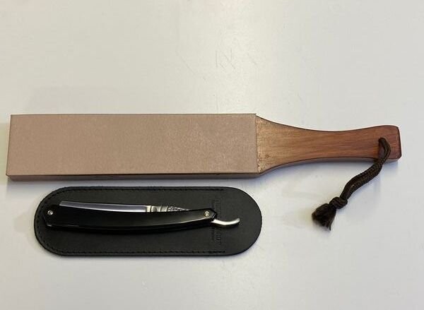 Rasiermesser von Thiers Issard 6/8", Farbe schwarz, Modell Le Dandy,  Etui und belederter Stoßriemen