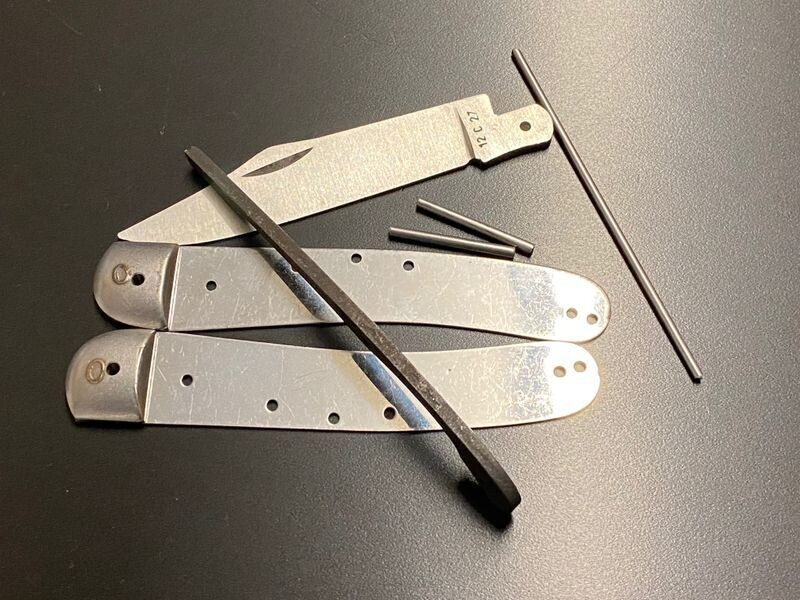 Messerbausatz ALSACIEN, auch le Massu genannt, Original Kit aus Thiers, Frankreich, geschmiedete Feder, Klinge 12 C 27 matt