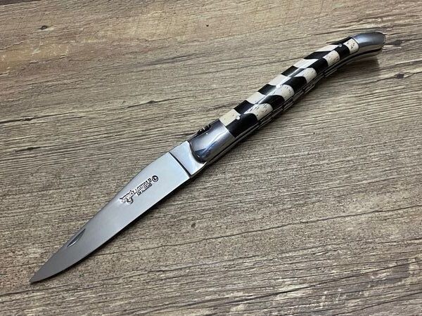 Laguiole en Aubrac , Modell Franc Macon (Freimaurer), Doppelplatine, Griff Einlegearbeit Ebenholz/Büffelknochen