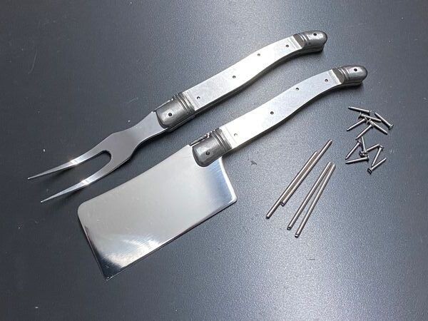 Laguiole Käsemesser-Set, Bausatz, Original Kit aus Thiers, Frankreich, Ressort verziert, Klinge Glanz