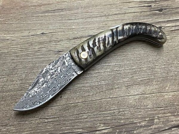 U Tempu, Luxe, Klinge Damast,  korsisches Hirtenmesser, Griff Widderhorn, Coutellerie du Bastion Le Berger,. Messer Nr. 1
