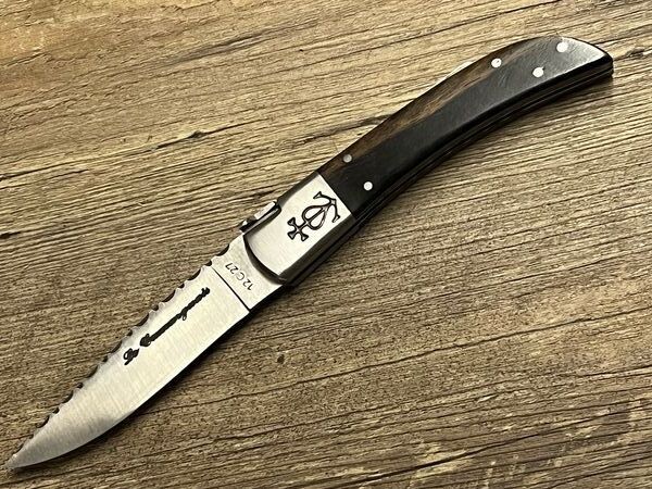 Le Camarguais, französisches Taschenmesser, geschmiedete Feder, Griff Royal-Ebenholz, Modell Prestige, durchgängig ziseliert Le Camarguais, französisches Taschenmesser, geschmiedete Feder, Griff Royal-Ebenholz, Modell Prestige, durchgängig ziseliert