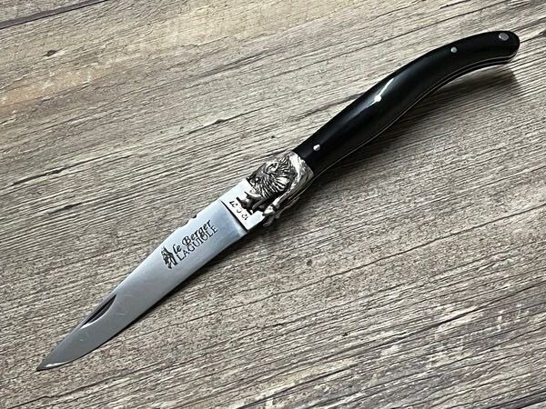 Laguiole Taschenmesser Modell Sanglier (Wildschwein), Mitres massiv Sterlingsilber, Griff Büffelhornspitze, Coutellerie du Bastion, Le Berger, Messer Nr. 1 Laguiole Taschenmesser Modell Sanglier (Wildschwein), Mitres massiv Sterlingsilber, Griff Büffelhornspitze, Coutellerie du Bastion, Le Berger, Messer Nr. 1