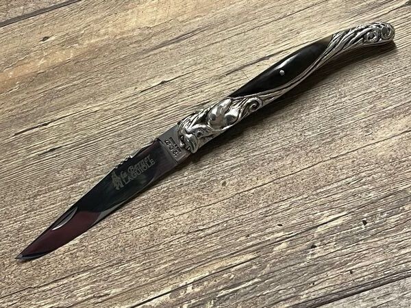 Laguiole Taschenmesser Motiv Art Deco, massiv Sterlingsilber mit geflammter Hornspitze, Coutellerie du Bastion, Le Berger, Messer Nr. 2 Laguiole Taschenmesser Motiv Art Deco, massiv Sterlingsilber mit geflammter Hornspitze, Coutellerie du Bastion, Le Berger, Messer Nr. 2