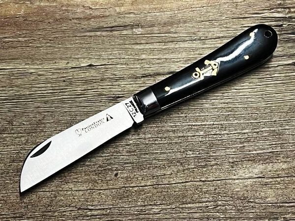 L`Amor oder das London, maritimes Taschenmesser, Klinge 12 C 27 (rostfrei), Griff Büffelhorn mit Messingeinlage und Öse für einen Fangriemen, Etui Schmiede PassionFrance L`Amor oder das London, maritimes Taschenmesser, Klinge 12 C 27 (rostfrei), Griff Büffelhorn mit Messingeinlage und Öse für einen Fangriemen, Etui Schmiede PassionFrance