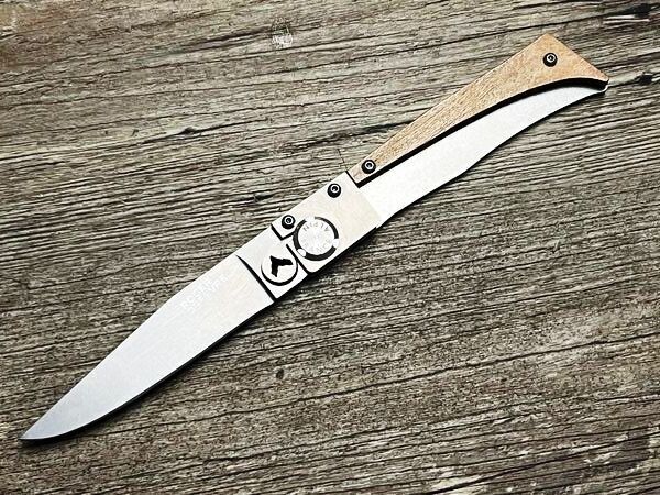 Das Alpin als Liner Lock, französisches Taschenmesser, Griff Olivenholz, Etui, Schmiede Roger Orfevre, Thiers