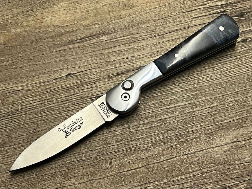 Vendetta Prestige, Automatikmesser, Griff Sandelholz dunkelblau, Gürtelholster, Coutellerie du Bastion Le Berger