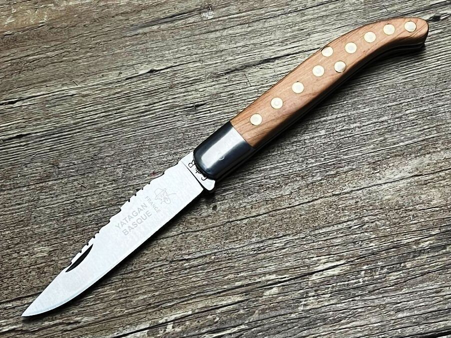 Das Basque Yatagan, Griff Wacholder mit Rosettenverzierung, Schmiede Thiers Issard