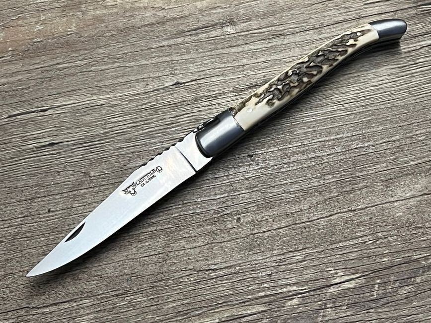 Laguiole En Aubrac Taschenmesser – 12 Cm Griff Aus Rinderknochen, Roh Geschmiedete Karbonstahl-Klinge, Original Französisches Handwerksmesser