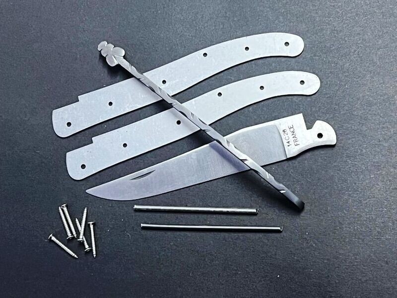 Laguiole Messerbausatz, voller Griff (PM), Original Kit aus Thiers, Frankreich, geschmiedete Feder und Biene matt, Ressort guillochiert, Klinge 12 C 27/14 C 28 Sandvik matt, Bausatz Nr. 4 Laguiole Messerbausatz, voller Griff (PM), Original Kit aus Thiers, Frankreich, geschmiedete Feder und Biene matt, Ressort guillochiert, Klinge 12 C 27/14 C 28 Sandvik matt, Bausatz Nr. 4
