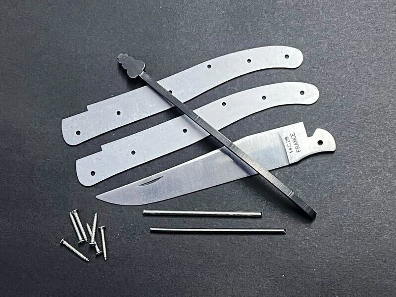 Laguiole Messerbausatz, voller Griff (PM), Original Kit aus Thiers, Frankreich, geschmiedete Feder und Biene matt, Ressort matt, Klinge 12 C 27/14 C 28 Sandvik matt, Bausatz Nr. 2 Laguiole Messerbausatz, voller Griff (PM), Original Kit aus Thiers, Frankreich, geschmiedete Feder und Biene matt, Ressort matt, Klinge 12 C 27/14 C 28 Sandvik matt, Bausatz Nr. 2