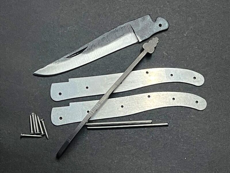 Laguiole Messerbausatz, Voller Griff, Original Kit aus Thiers, Frankreich, geschmiedete Feder und Biene matt, Klinge roh geschmiedet, Bausatz Nr. 8 Laguiole Messerbausatz, Voller Griff, Original Kit aus Thiers, Frankreich, geschmiedete Feder und Biene matt, Klinge roh geschmiedet, Bausatz Nr. 8