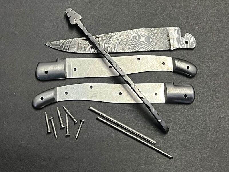 Laguiole Messerbausatz, Original Kit aus Thiers, Frankreich, geschmiedete Feder und Biene, Ressort guillochiert, Klinge Damaststahl Bausatz Nr. 13 Laguiole Messerbausatz, Original Kit aus Thiers, Frankreich, geschmiedete Feder und Biene, Ressort guillochiert, Klinge Damaststahl Bausatz Nr. 13
